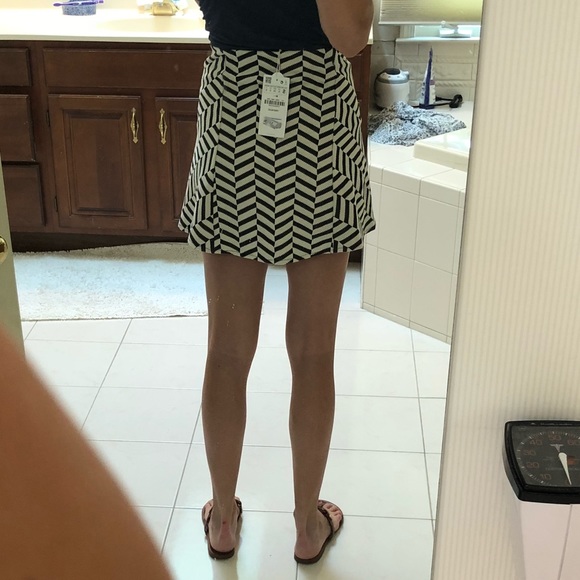 Patterned Zara skirt - Picture 4 of 4